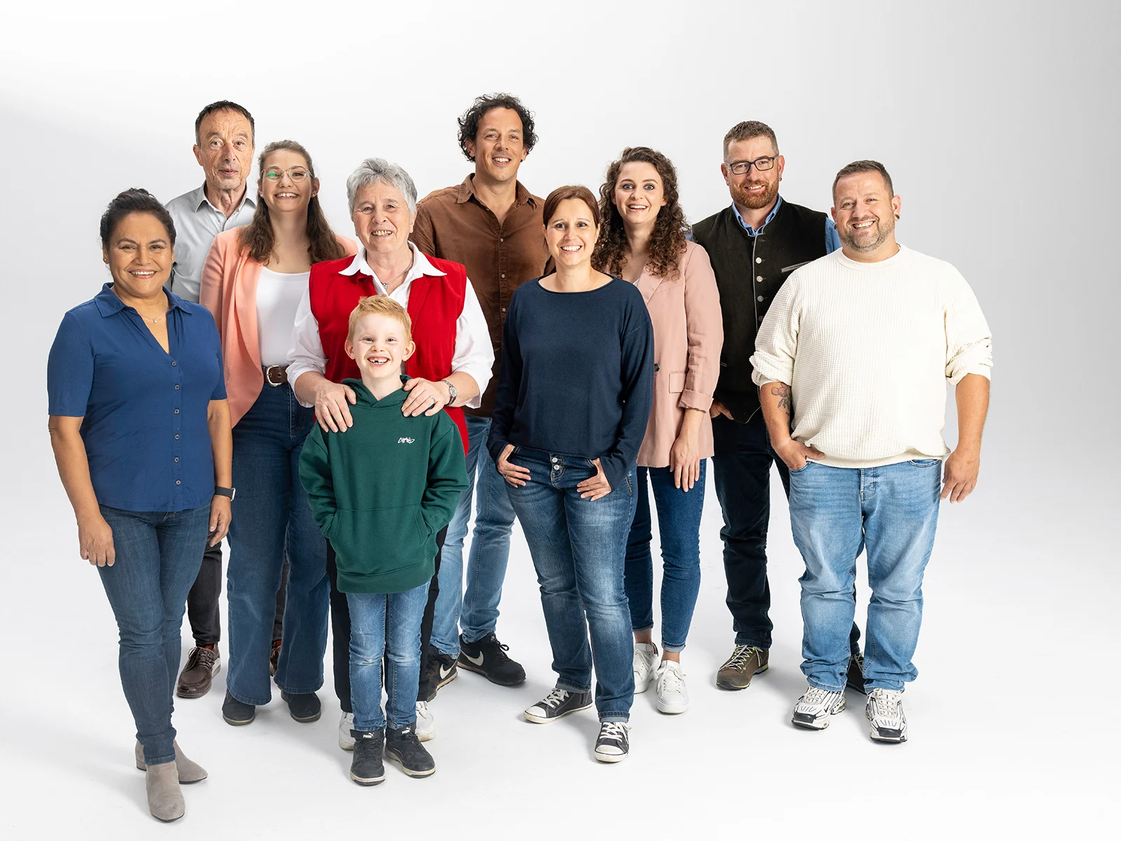 Unsere Ernährungsbotschafter Gruppenbild aller neun Ernährungsbotschafterinnen und -botschafter
